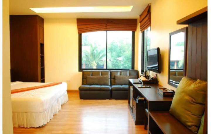 Monsane River Kwai Resort Kanchanaburi Bagian luar foto